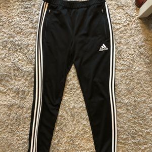 Addidas pants. Good condition. Size large.